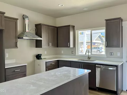 Kitchen - 315 E Rapp Rd, Talent, OR 97540 photo 3 of 9