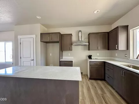 Kitchen - 315 E Rapp Rd, Talent, OR 97540 photo 4 of 9