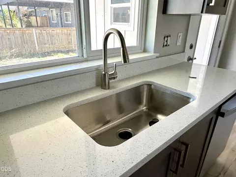 Kitchen - 315 E Rapp Rd, Talent, OR 97540 photo 6 of 9