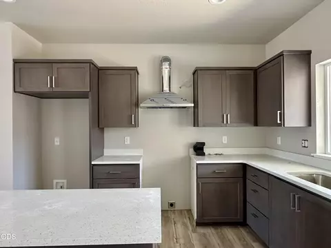 Kitchen - 315 E Rapp Rd, Talent, OR 97540 photo 5 of 9