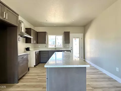 Kitchen - 315 E Rapp Rd, Talent, OR 97540 photo 9 of 9
