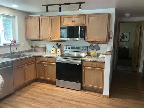 Kitchen - 51829 Pine Loop Dr, La Pine, OR 97739 photo 1 of 2