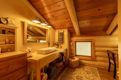 Bath - 16765 Pine Pl, La Pine, OR 97739 photo 3 of 3