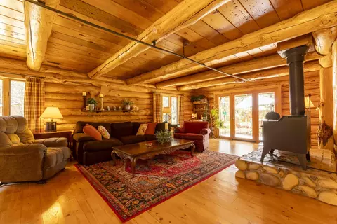 Living - 16765 Pine Pl, La Pine, OR 97739 photo 1 of 3