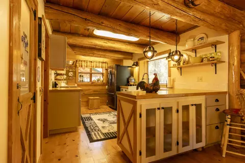 Kitchen - 16765 Pine Pl, La Pine, OR 97739 photo 1 of 4