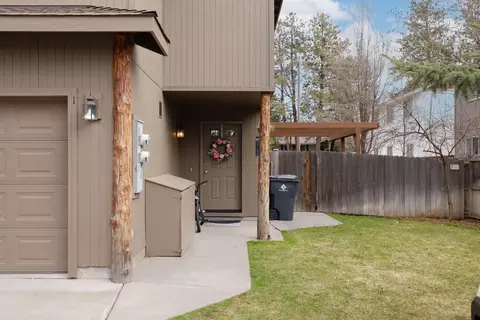 Exterior - 20085 Sally Ct, Bend, OR 97702 photo 2 of 5