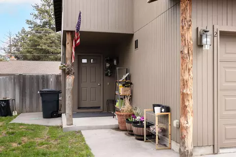 Exterior - 20085 Sally Ct, Bend, OR 97702 photo 4 of 5