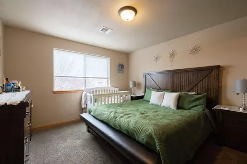Bedroom - 20085 Sally Ct, Bend, OR 97702 photo 3 of 4