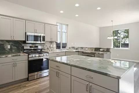 Kitchen - 21189 Ritz Pl, Bend, OR 97702 photo 1 of 4