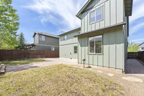 Exterior - 21189 Ritz Pl, Bend, OR 97702 photo 4 of 6