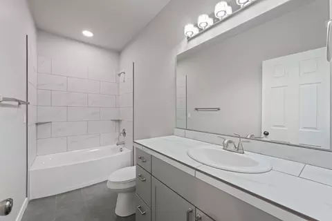 Bath - 21189 Ritz Pl, Bend, OR 97702 photo 1 of 6