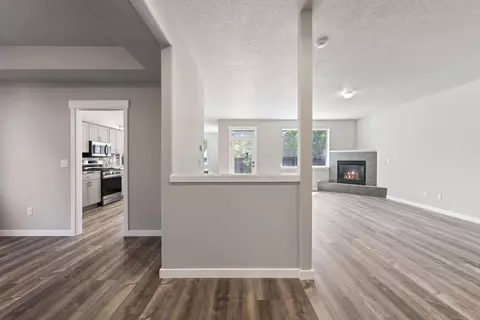 Entry Way - 21189 Ritz Pl, Bend, OR 97702 photo 1 of 2