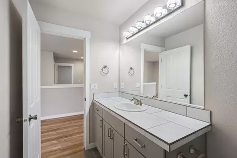 Bath - 21189 Ritz Pl, Bend, OR 97702 photo 3 of 6