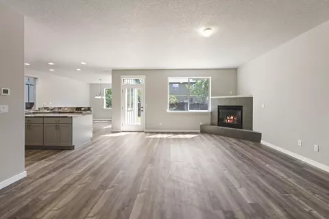 Living - 21189 Ritz Pl, Bend, OR 97702 photo 2 of 6