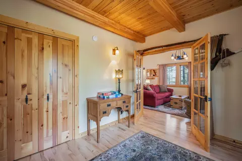 Entry Way - 54655 Jack Pine Rd, Bend, OR 97707 photo 3 of 7