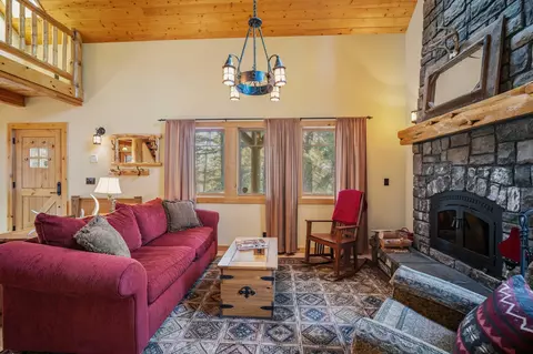Living - 54655 Jack Pine Rd, Bend, OR 97707 photo 4 of 5