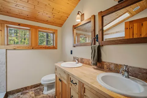 Bath - 54655 Jack Pine Rd, Bend, OR 97707 photo 2 of 3