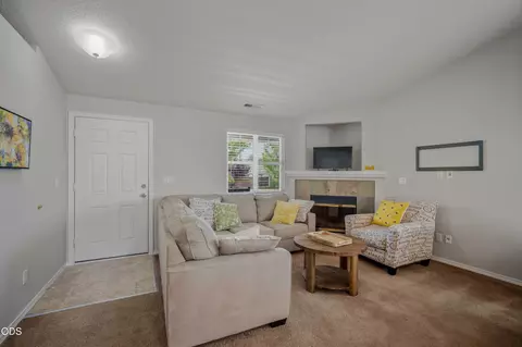 Living - 63172 Lancaster St, Bend, OR 97701 photo 2 of 3