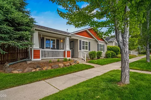 Exterior - 63172 Lancaster St, Bend, OR 97701 photo 2 of 11