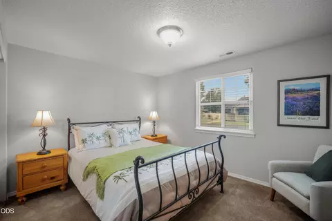 Bedroom - 63172 Lancaster St, Bend, OR 97701 photo 8 of 10