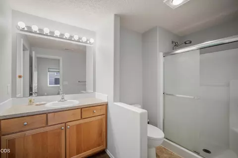 Bath - 63172 Lancaster St, Bend, OR 97701 photo 1 of 2