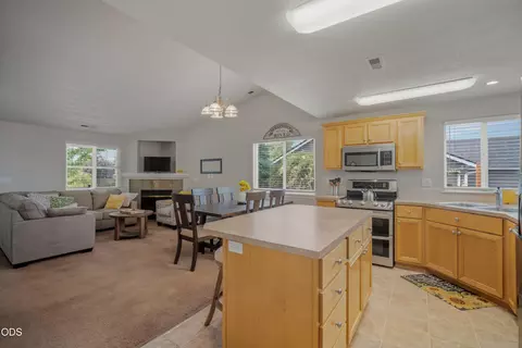 Kitchen - 63172 Lancaster St, Bend, OR 97701 photo 2 of 6