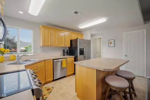 Kitchen - 63172 Lancaster St, Bend, OR 97701 photo 6 of 6