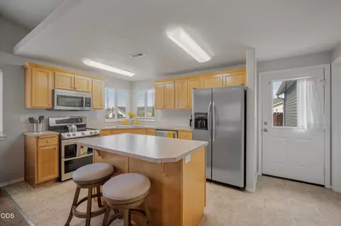 Kitchen - 63172 Lancaster St, Bend, OR 97701 photo 1 of 6