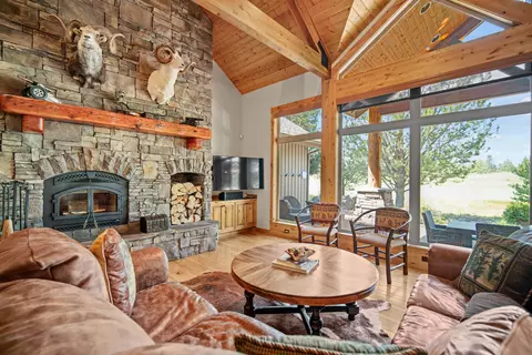 Living - 56689 Dancing Rock Loop, Bend, OR 97707 photo 3 of 5