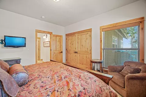 Bedroom - 56689 Dancing Rock Loop, Bend, OR 97707 photo 4 of 7