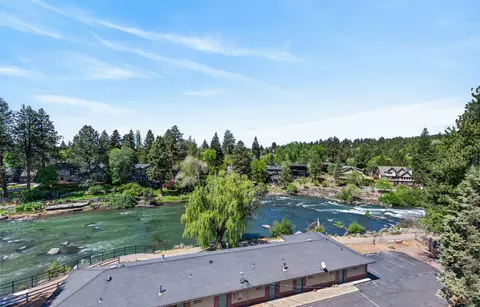 1565 NW Wall St #331-332, Bend, OR 97703