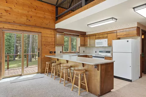 Kitchen - 56446 Eclipse Dr, Bend, OR 97707 photo 1 of 2