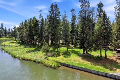 View/Area - 56446 Eclipse Dr, Bend, OR 97707 photo 2 of 6