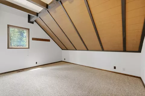 Bedroom - 56446 Eclipse Dr, Bend, OR 97707 photo 4 of 5