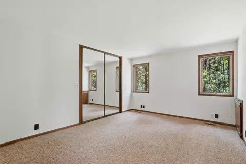 Bedroom - 56446 Eclipse Dr, Bend, OR 97707 photo 1 of 5