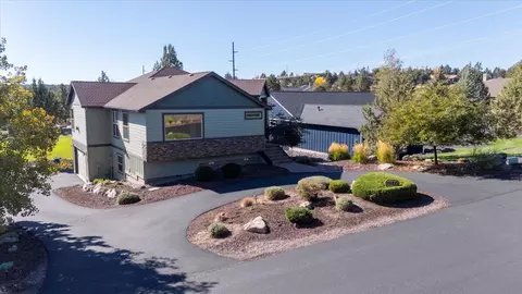 1940 Murrelet Dr, Redmond, OR 97756