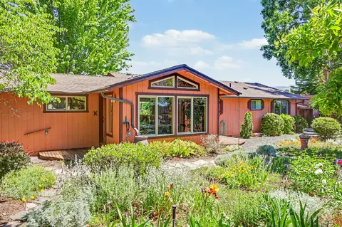 190 Walker Ave, Ashland, OR 97520