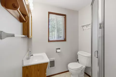 Bath - 50868 Doe Loop, La Pine, OR 97739 photo 2 of 2