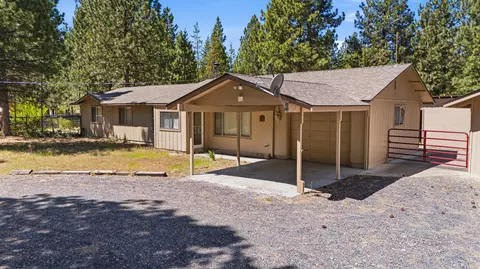 Exterior - 50868 Doe Loop, La Pine, OR 97739 photo 8 of 14