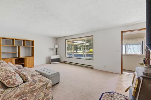 Living - 50868 Doe Loop, La Pine, OR 97739 photo 4 of 5