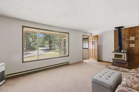 Living - 50868 Doe Loop, La Pine, OR 97739 photo 3 of 5