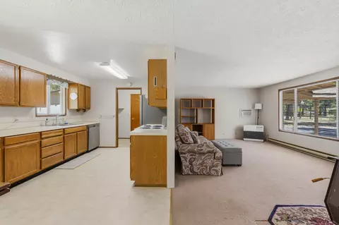 Living - 50868 Doe Loop, La Pine, OR 97739 photo 5 of 5