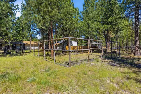 Exterior - 50868 Doe Loop, La Pine, OR 97739 photo 11 of 14