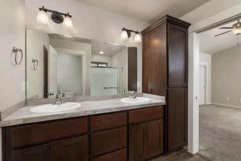 Bath - 21189 Capella, Bend, OR 97702 photo 1 of 3