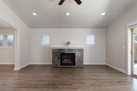 Living - 21189 Capella, Bend, OR 97702 photo 3 of 4