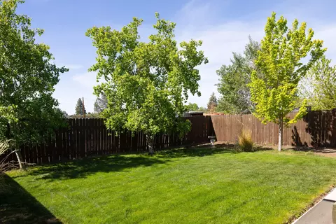 Exterior - 21189 Capella, Bend, OR 97702 photo 5 of 6