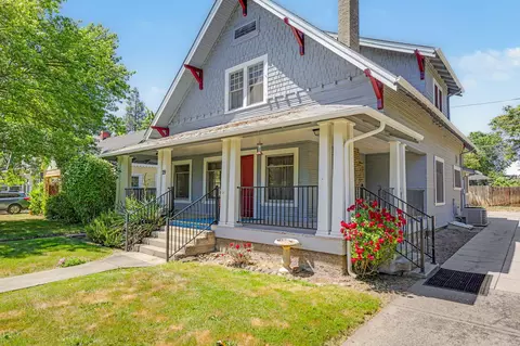 29 Summit Ave, Medford, OR 97501