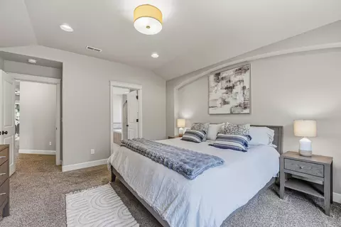 Bedroom - 60320 Sage Stone Loop, Bend, OR 97702 photo 4 of 10