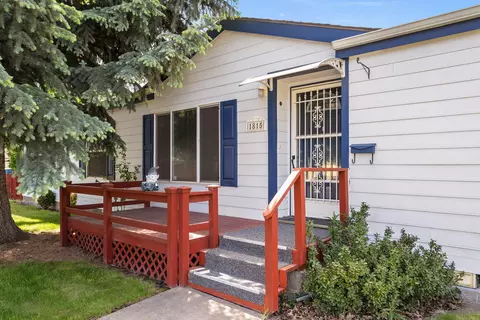 1815 NE 6th St, Redmond, OR 97756