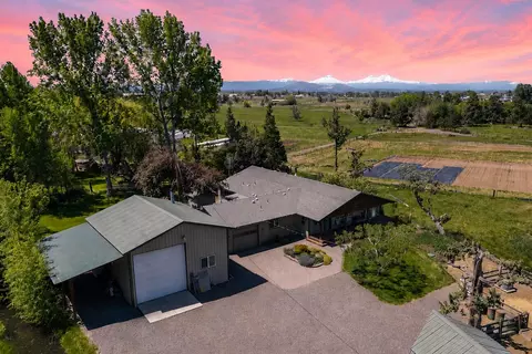 1350 NE Yucca Ave, Redmond, OR 97756